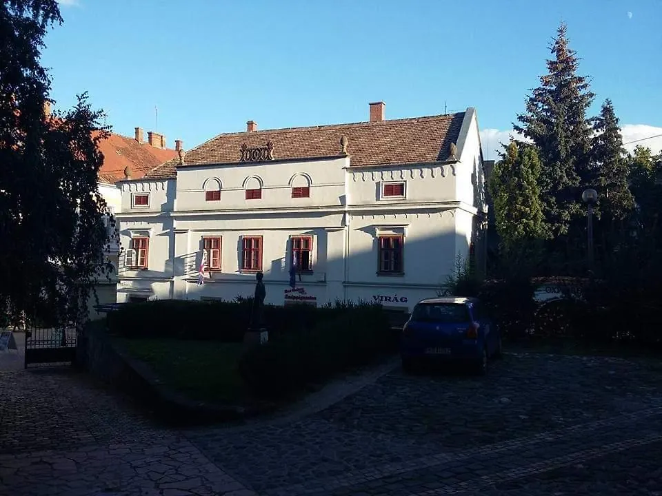 Apartament Carlone House Eger 0*,